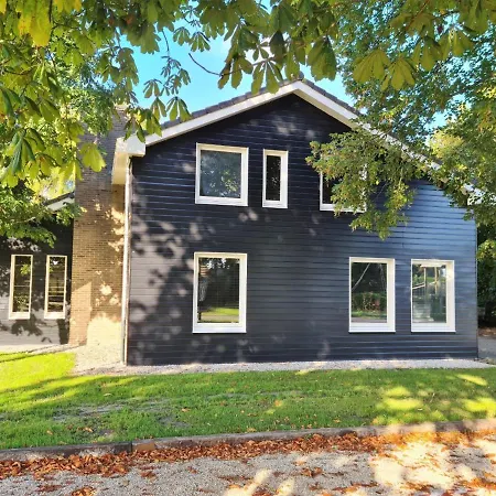 Aan 't Wiel Op Recreatiepark De Wielen Sint Maarten