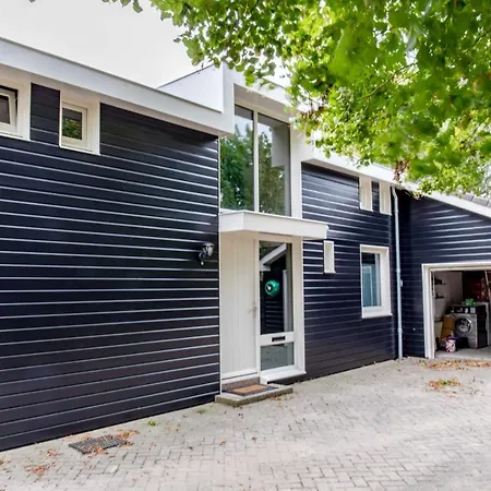 Aan 't Wiel Op Recreatiepark De Wielen