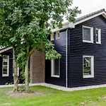 Aan 't Wiel Op Recreatiepark De Wielen Villa