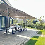 Villa Aan 't Wiel Op Recreatiepark De Wielen *