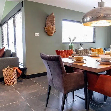 Villa Aan 't Wiel Op Recreatiepark De Wielen *